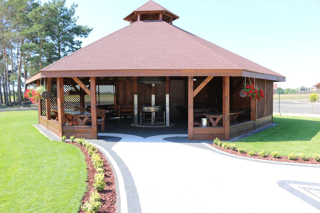 Bialy Dwor Bed & Breakfast Rychwal Luaran gambar